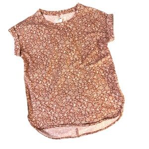NWOT Cupio medium women’s tshirt rust color floral design